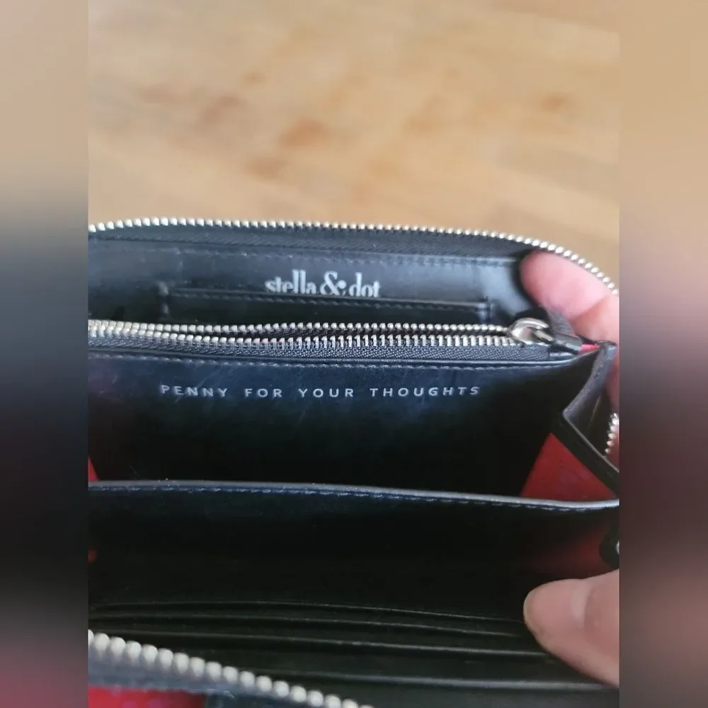 Stella & Dot‎ Madison Tech Wallet